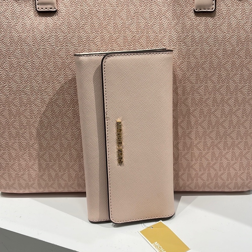 MICHAEL KORS JET SET TRAVEL LARGE TRIFOLD WALLET POWDER BLUSH COLOR
